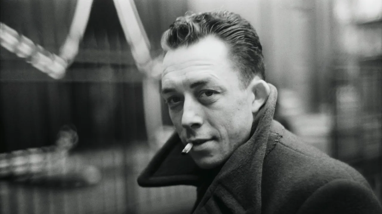Albert Camus นักเขียน นักปรัชญา และนักข่าวชาวฝรั่งเศส